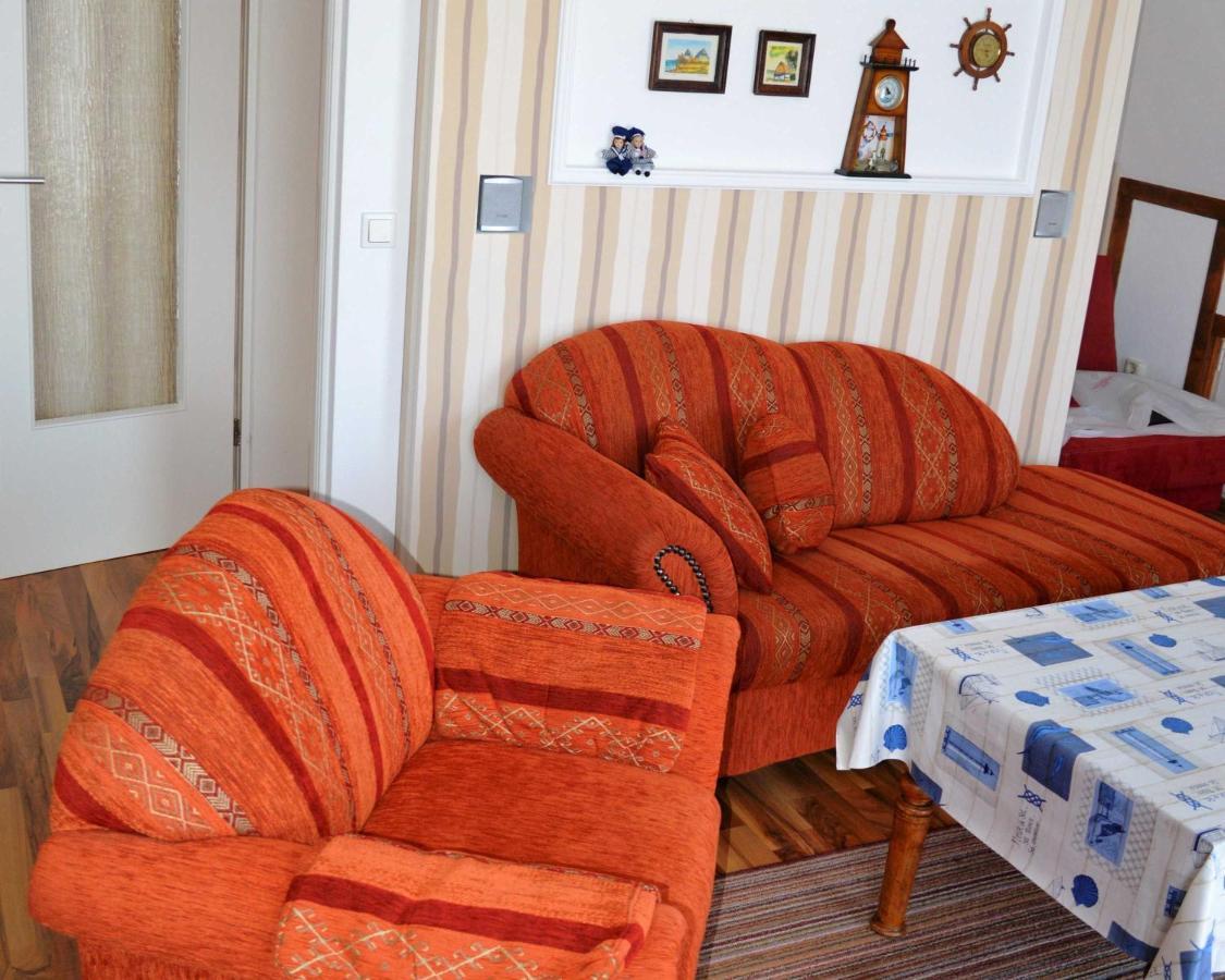 Ferienunterkuenfte Buggenthin Apartment Зиновиц Екстериор снимка